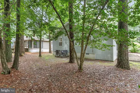 Exterior - 120 Pinehurst Rd, Berlin, MD 21811 photo 8 of 10