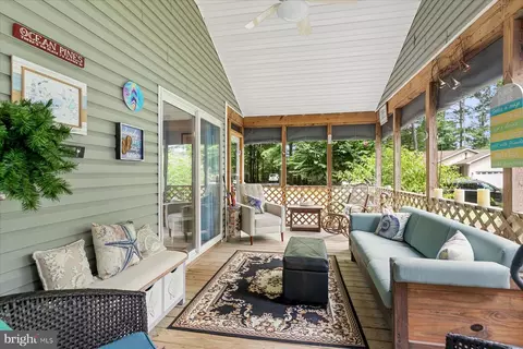 Exterior - 120 Pinehurst Rd, Berlin, MD 21811 photo 5 of 10