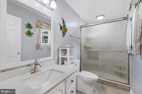 Bath - 120 Pinehurst Rd, Berlin, MD 21811 photo 1 of 2