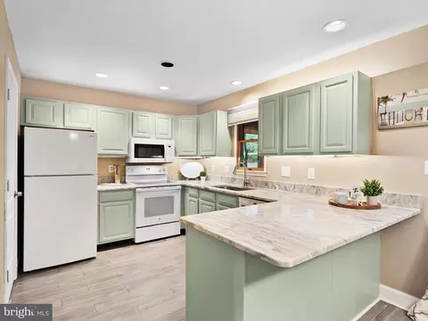 Kitchen - 16 Admiral Ave, Ocean Pines, MD 21811 photo 4 of 4