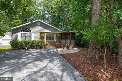 21 Quarter Staff Pl, Ocean Pines, MD 21811