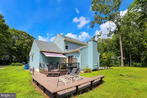 Exterior - 9 Holly Ct, Berlin, MD 21811 photo 6 of 12
