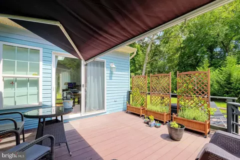 Exterior - 9 Holly Ct, Berlin, MD 21811 photo 3 of 12