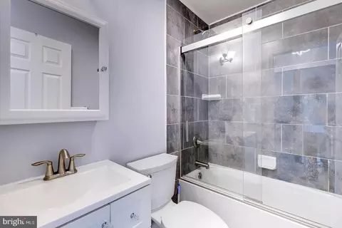 Bath - 9 Holly Ct, Berlin, MD 21811 photo 1 of 2