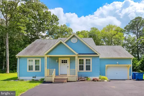 9 Holly Ct, Berlin, MD 21811