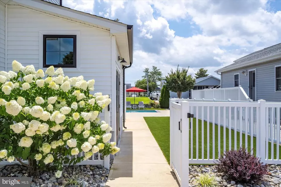 Exterior - 137 Old Wharf Rd, Ocean City, MD 21842 photo 4 of 28