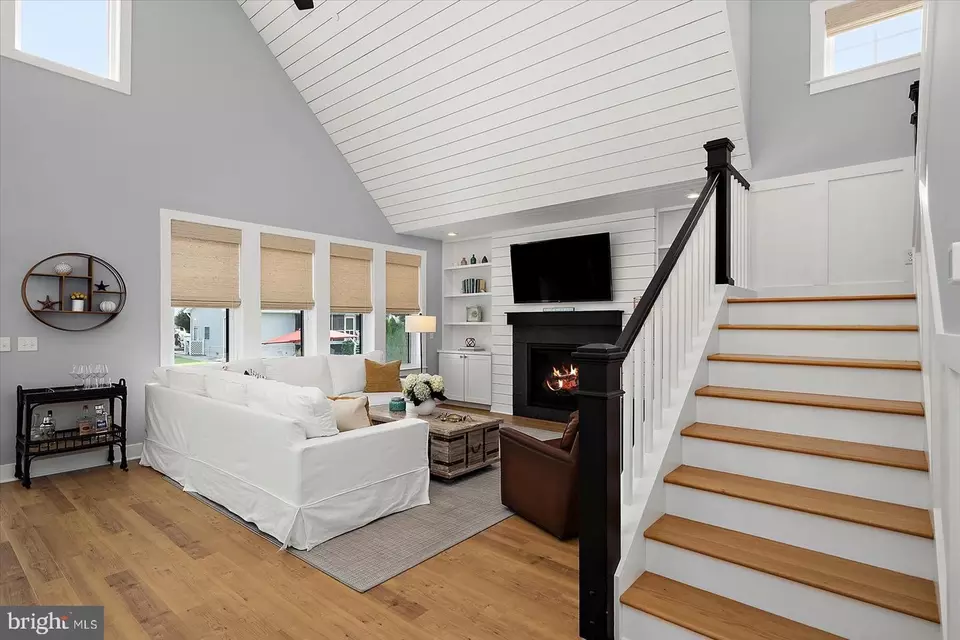 Entry Way - 137 Old Wharf Rd, Ocean City, MD 21842 photo 3 of 15