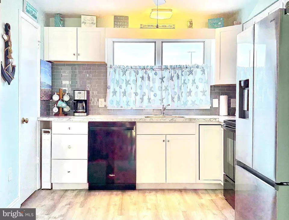 Kitchen - 204 145th St #G, Ocean City, MD 21842 photo 3 of 3