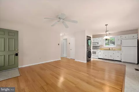 Living - 12 White Sail Cir, Ocean Pines, MD 21811 photo 4 of 4