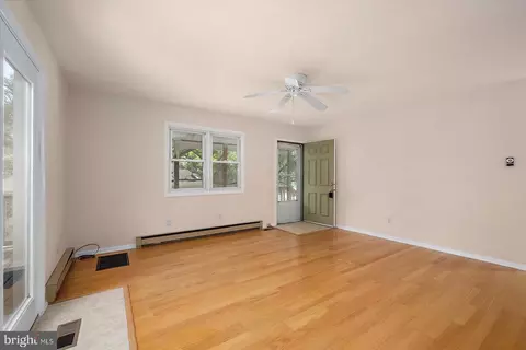 Living - 12 White Sail Cir, Ocean Pines, MD 21811 photo 3 of 4