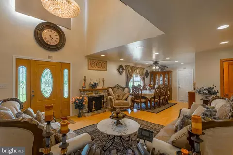 Entry Way - 6629 Bowden Rd, Newark, MD 21841 photo 2 of 3