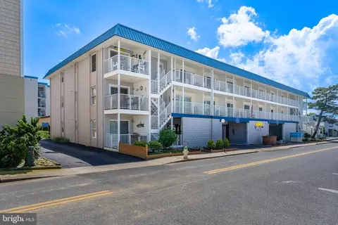 7 40th St #301, Ocean City, MD 21842