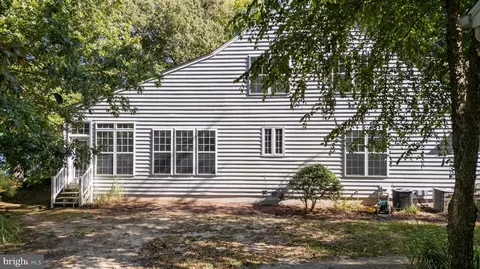 Exterior - 10 Annapolis Ct, Ocean Pines, MD 21811 photo 2 of 2