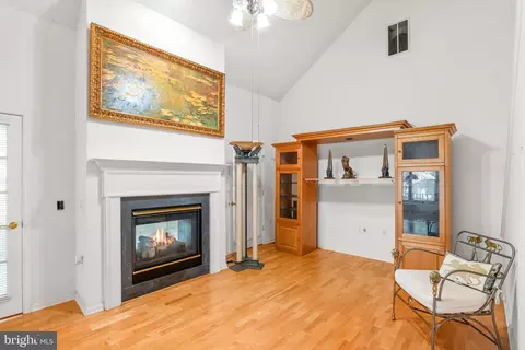 Living - 10 Annapolis Ct, Ocean Pines, MD 21811 photo 4 of 6