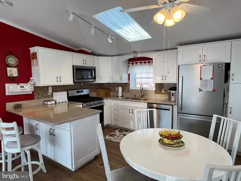 11828 E Buccaneer Dr, Berlin, MD 21811 photo 12