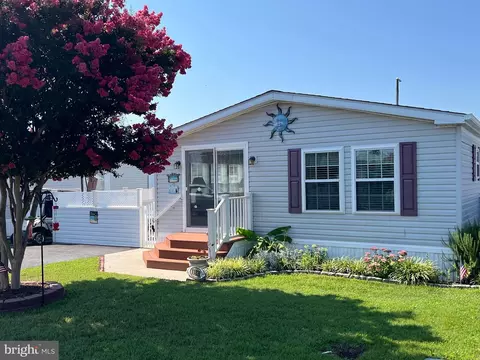 11828 E Buccaneer Dr, Berlin, MD 21811 photo 2