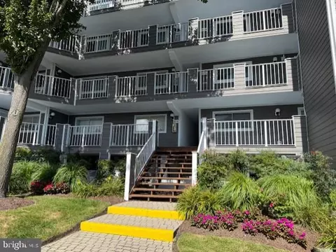 427 14th St #206 M, Ocean City, MD 21842