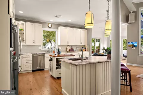 Kitchen - 9605 Indian Trail Dr, Berlin, MD 21811 photo 4 of 9