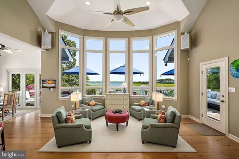 Living - 9605 Indian Trail Dr, Berlin, MD 21811 photo 1 of 13