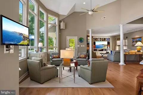 Living - 9605 Indian Trail Dr, Berlin, MD 21811 photo 5 of 13