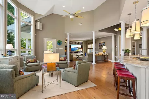 Living - 9605 Indian Trail Dr, Berlin, MD 21811 photo 6 of 13