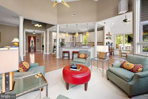 Living - 9605 Indian Trail Dr, Berlin, MD 21811 photo 7 of 13