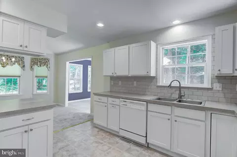 Kitchen - 10 Cannon Dr, Ocean Pines, MD 21811 photo 5 of 6
