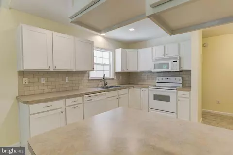 Kitchen - 10 Cannon Dr, Ocean Pines, MD 21811 photo 3 of 6