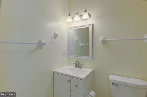 Bath - 10 Cannon Dr, Ocean Pines, MD 21811 photo 2 of 3