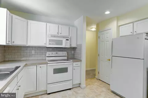 Entry Way - 10 Cannon Dr, Ocean Pines, MD 21811 photo 2 of 3