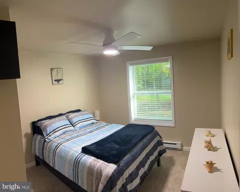 Bedroom - 85 Pinehurst Rd, Ocean Pines, MD 21811 photo 4 of 5