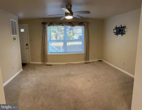 Living - 85 Pinehurst Rd, Ocean Pines, MD 21811 photo 2 of 4