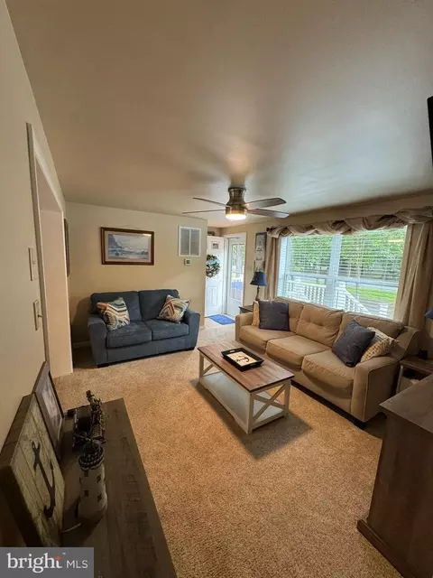 Living - 85 Pinehurst Rd, Ocean Pines, MD 21811 photo 4 of 4