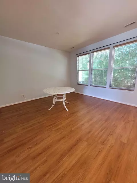 Living - 331 Schooner Ln #302, Berlin, MD 21811 photo 3 of 3