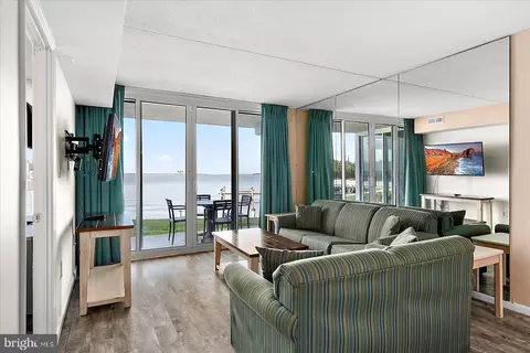 302 32nd St #104, Ocean City, MD 21842