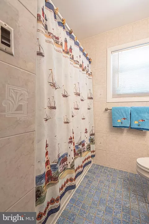 Bath - 5 Laport Ct, Ocean Pines, MD 21811 photo 8 of 11