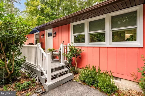 4 Surfers Way, Ocean Pines, MD 21811