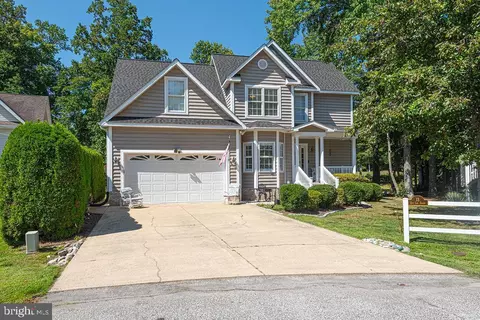 13 Dog Leg Ct, Ocean Pines, MD 21811