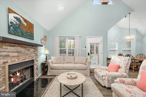 5 Yeoman Ct, Ocean Pines, MD 21811