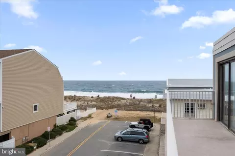 5 44th St #302, Ocean City, MD 21842