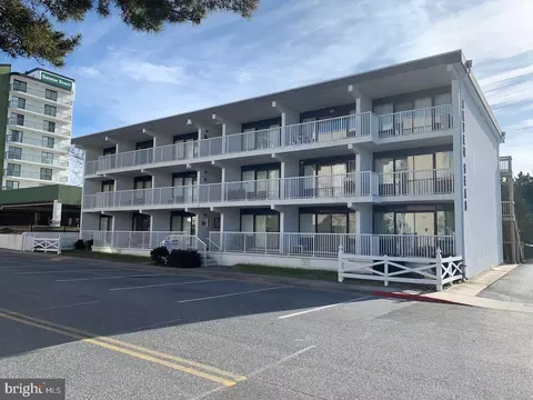 15 35th St #206, Ocean City, MD 21842
