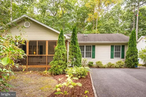 101 Sandyhook Rd, Ocean Pines, MD 21811