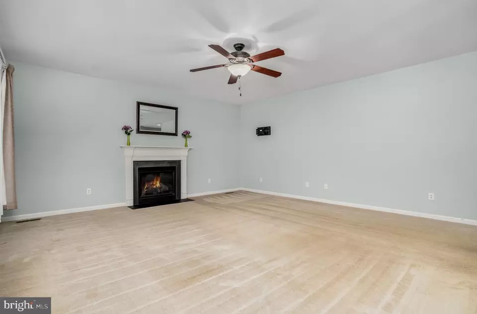 Living - 2745 Stockton Rd, Pocomoke City, MD 21851 photo 5 of 6