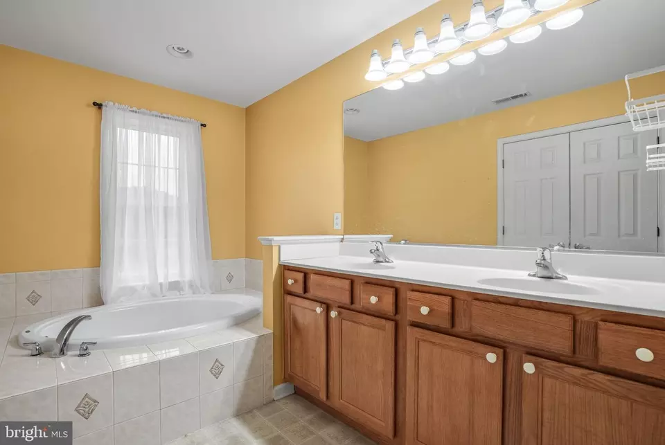 Bath - 2745 Stockton Rd, Pocomoke City, MD 21851 photo 3 of 5