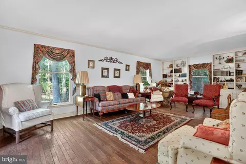 Living - 11155 Assateague Rd, Berlin, MD 21811 photo 1 of 2