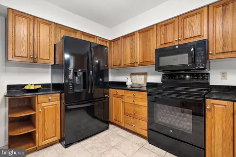 Kitchen - 11410 Gaskin Dr, Berlin, MD 21811 photo 5 of 10