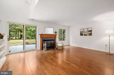 Living - 11410 Gaskin Dr, Berlin, MD 21811 photo 7 of 10