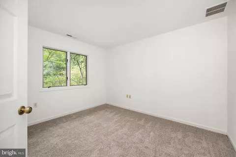 Bedroom - 11410 Gaskin Dr, Berlin, MD 21811 photo 3 of 8