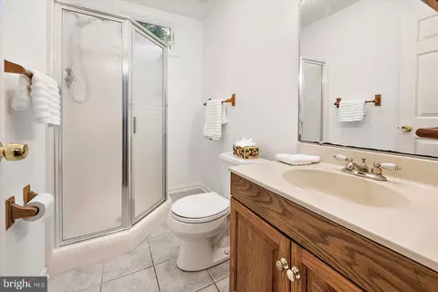 Bath - 11410 Gaskin Dr, Berlin, MD 21811 photo 1 of 5