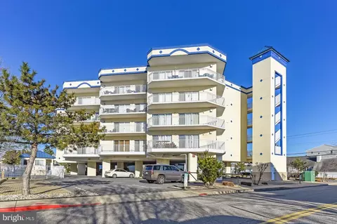 305 11th St #401, Ocean City, MD 21842